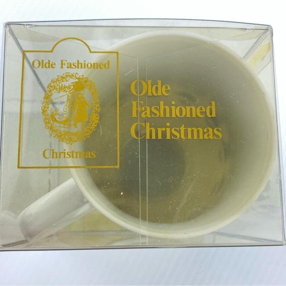 Pedestal Christmas Mug Set Carlton Cards Olde Fashioned Christmas Vintage - Picture 8 of 9
